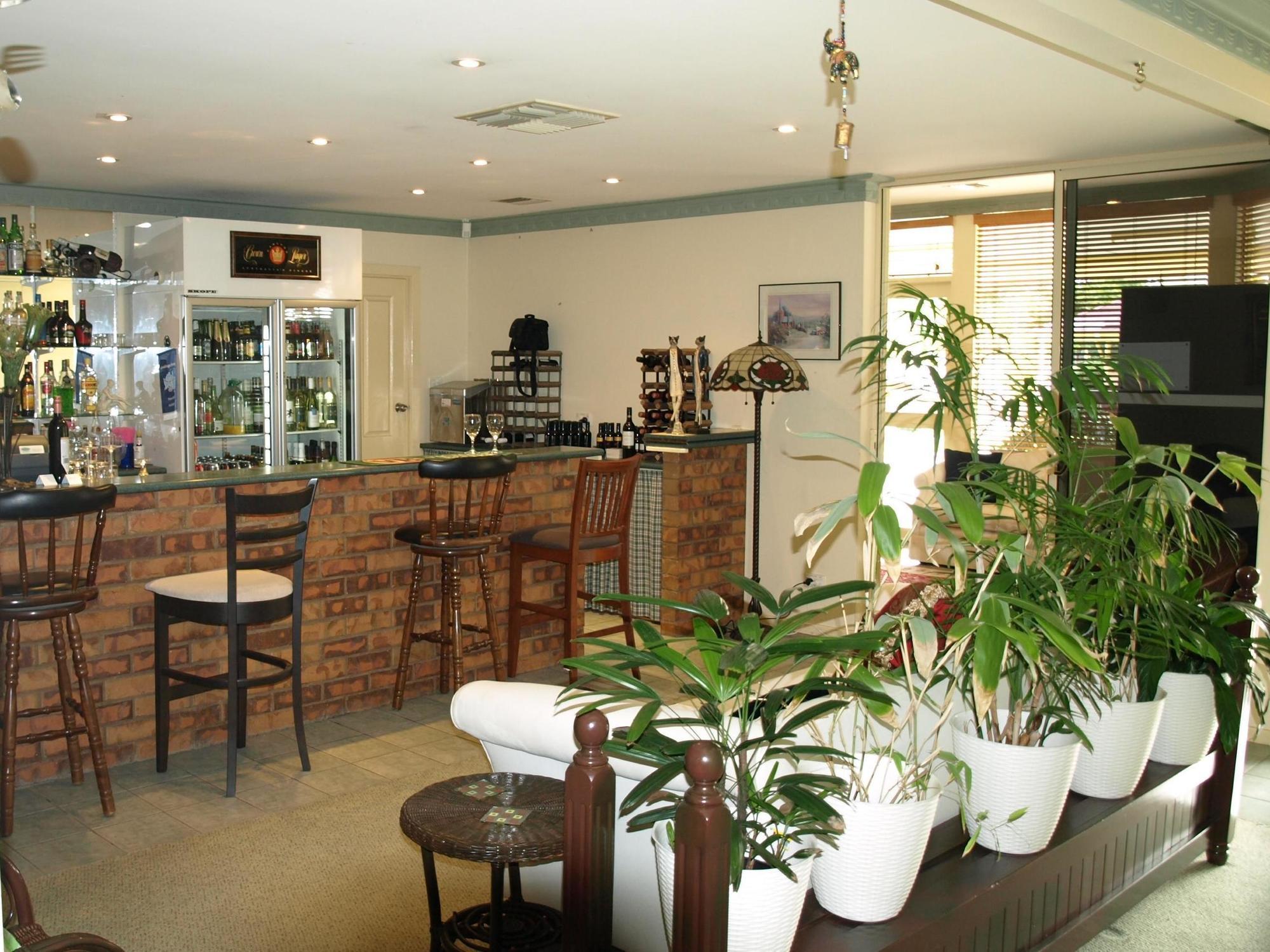 Civic Motor Inn Cowra Extérieur photo