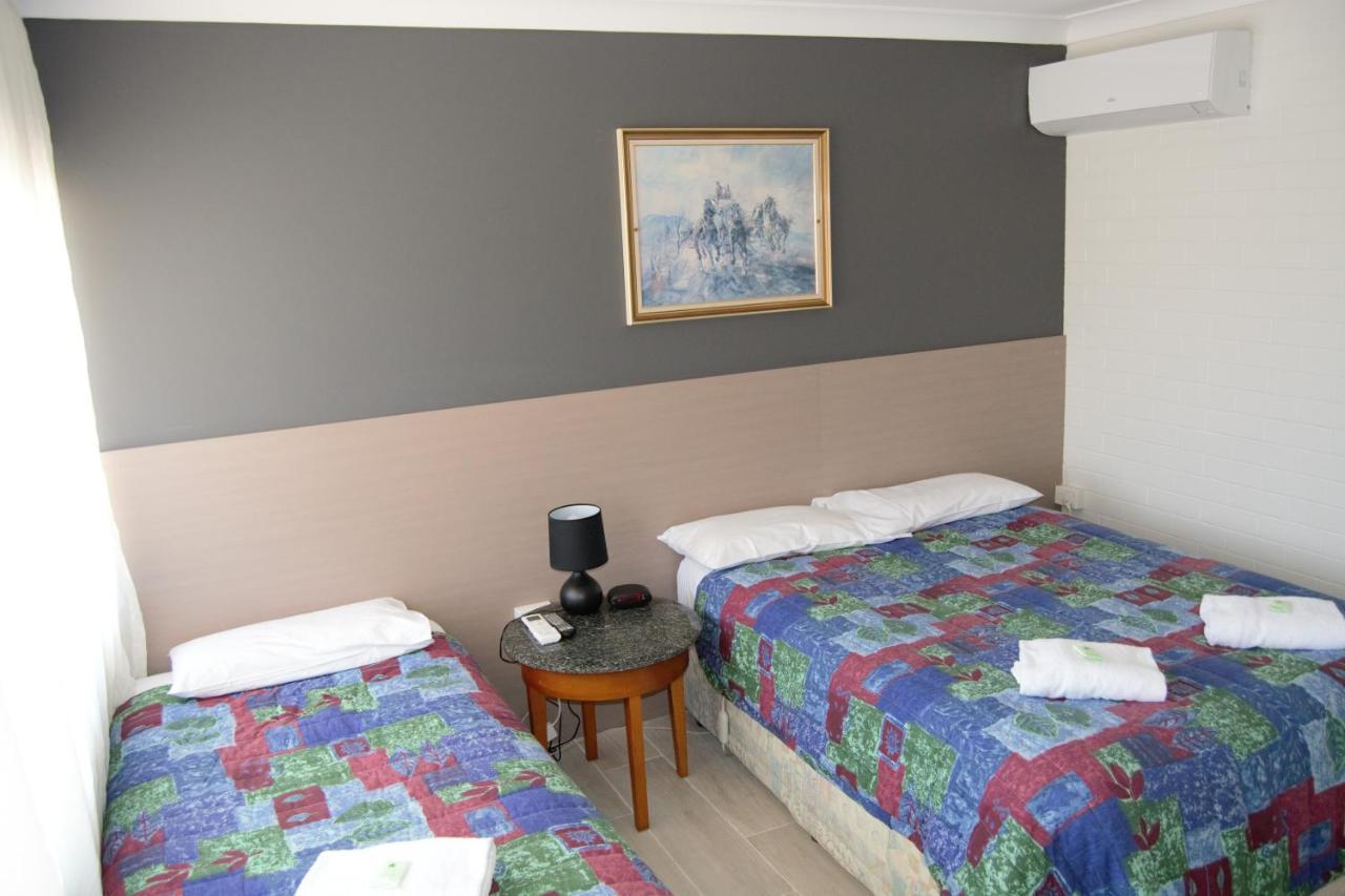 Civic Motor Inn Cowra Extérieur photo