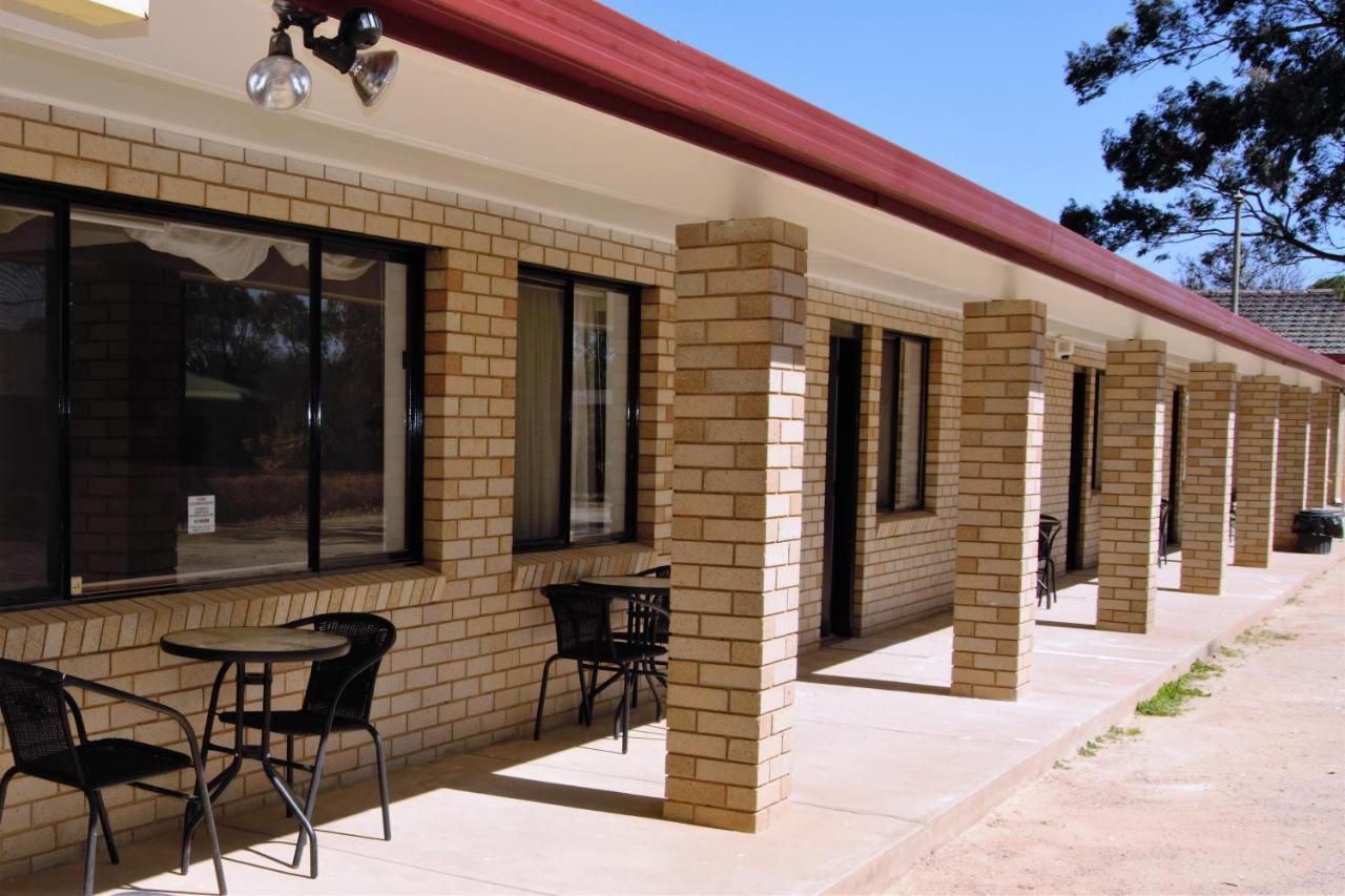 Civic Motor Inn Cowra Extérieur photo