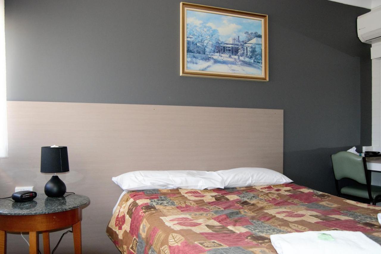 Civic Motor Inn Cowra Extérieur photo
