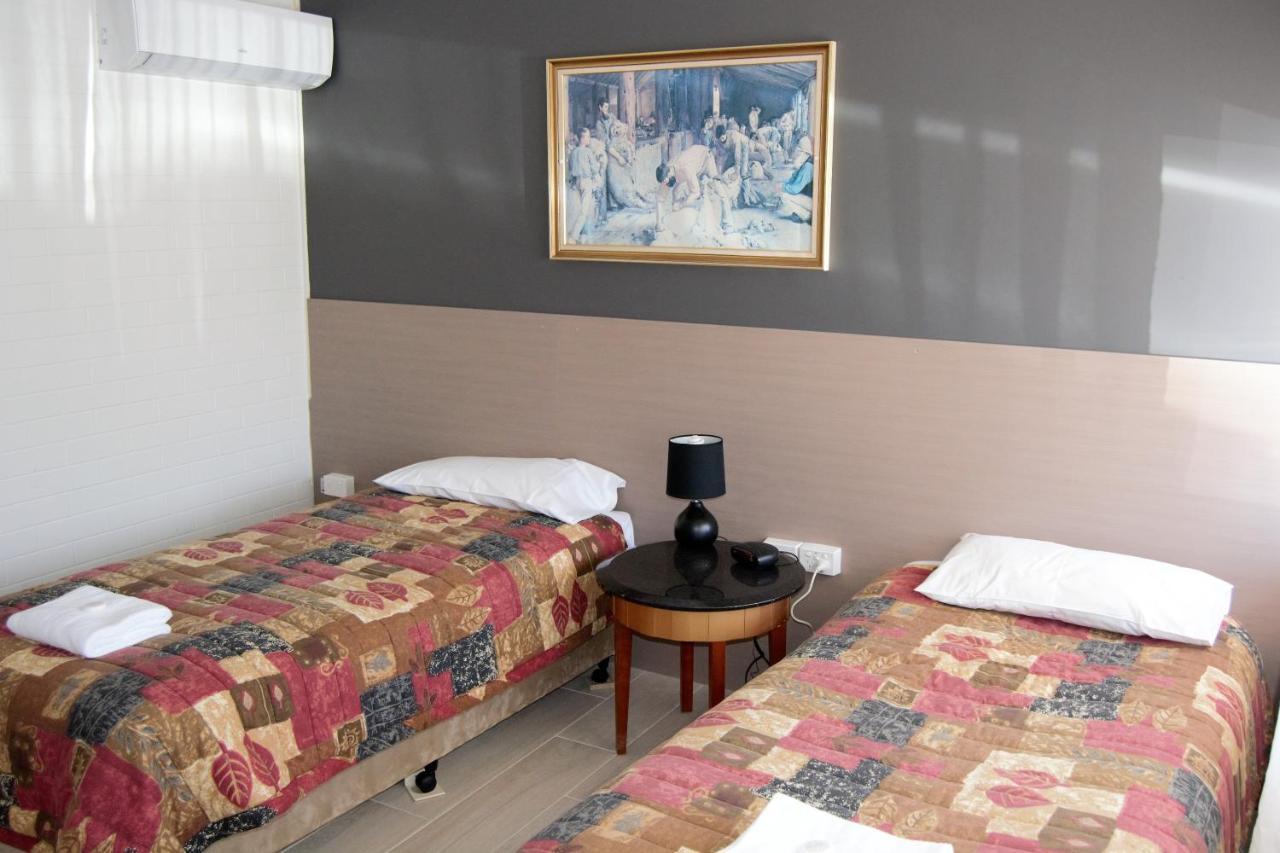 Civic Motor Inn Cowra Extérieur photo