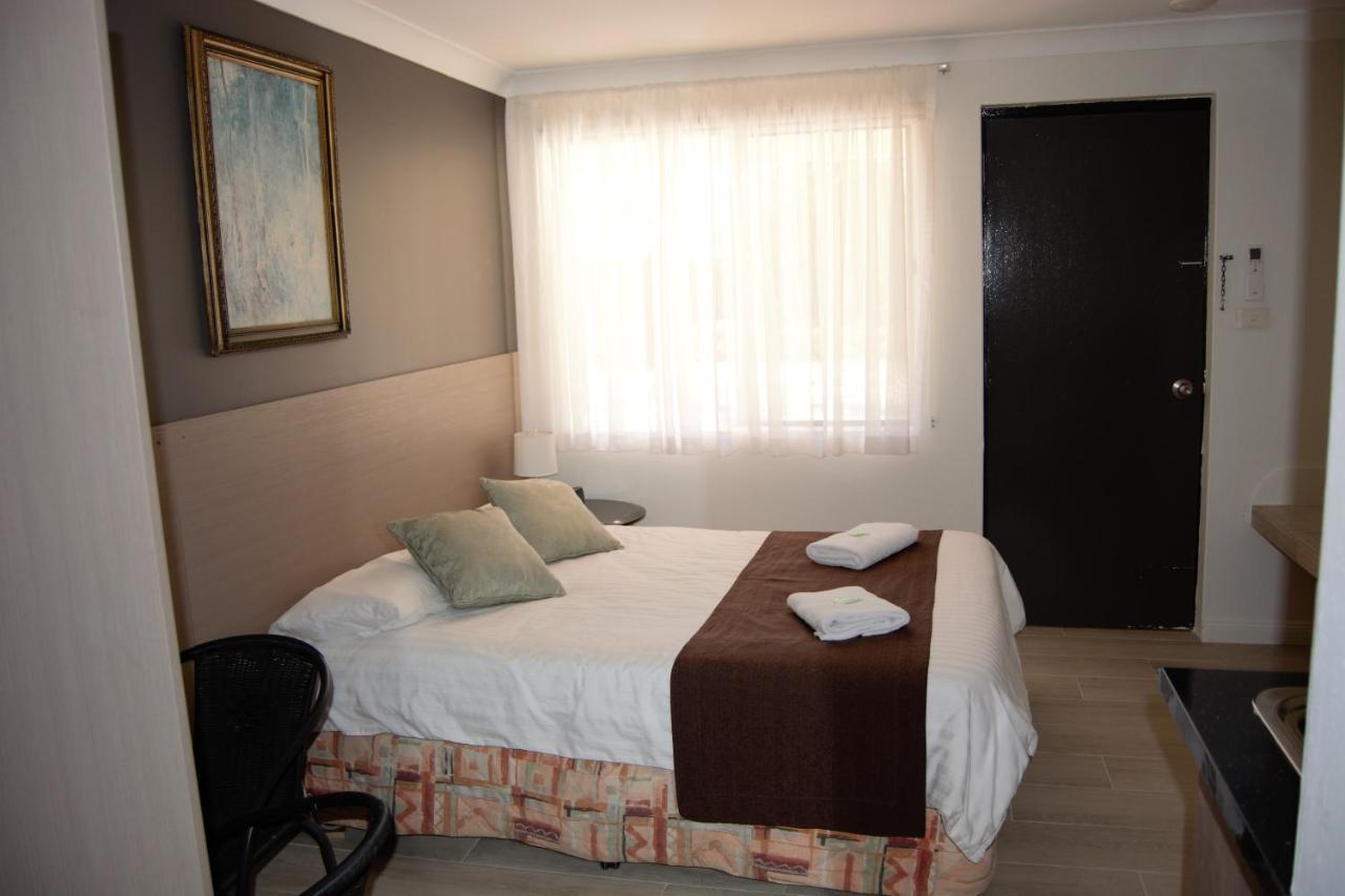 Civic Motor Inn Cowra Extérieur photo
