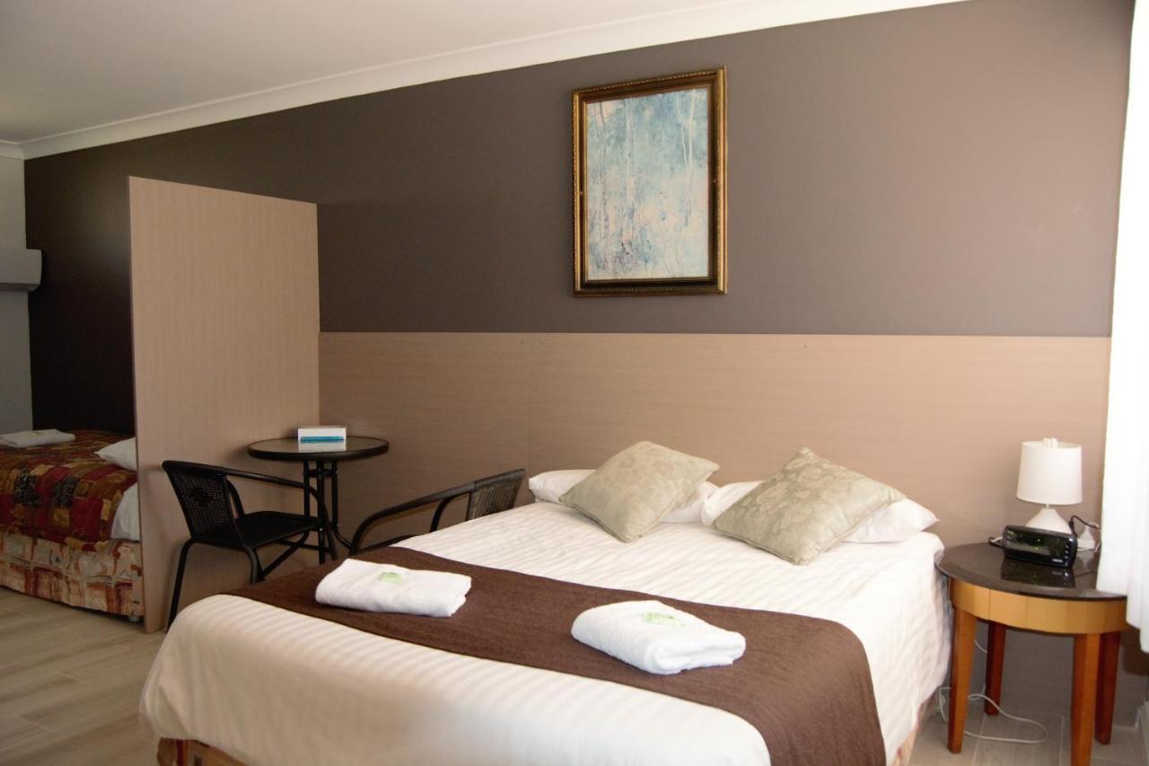 Civic Motor Inn Cowra Extérieur photo